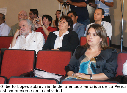 Firma del Decreto del Día Internacional de Periodistas. Gilberto Lopes